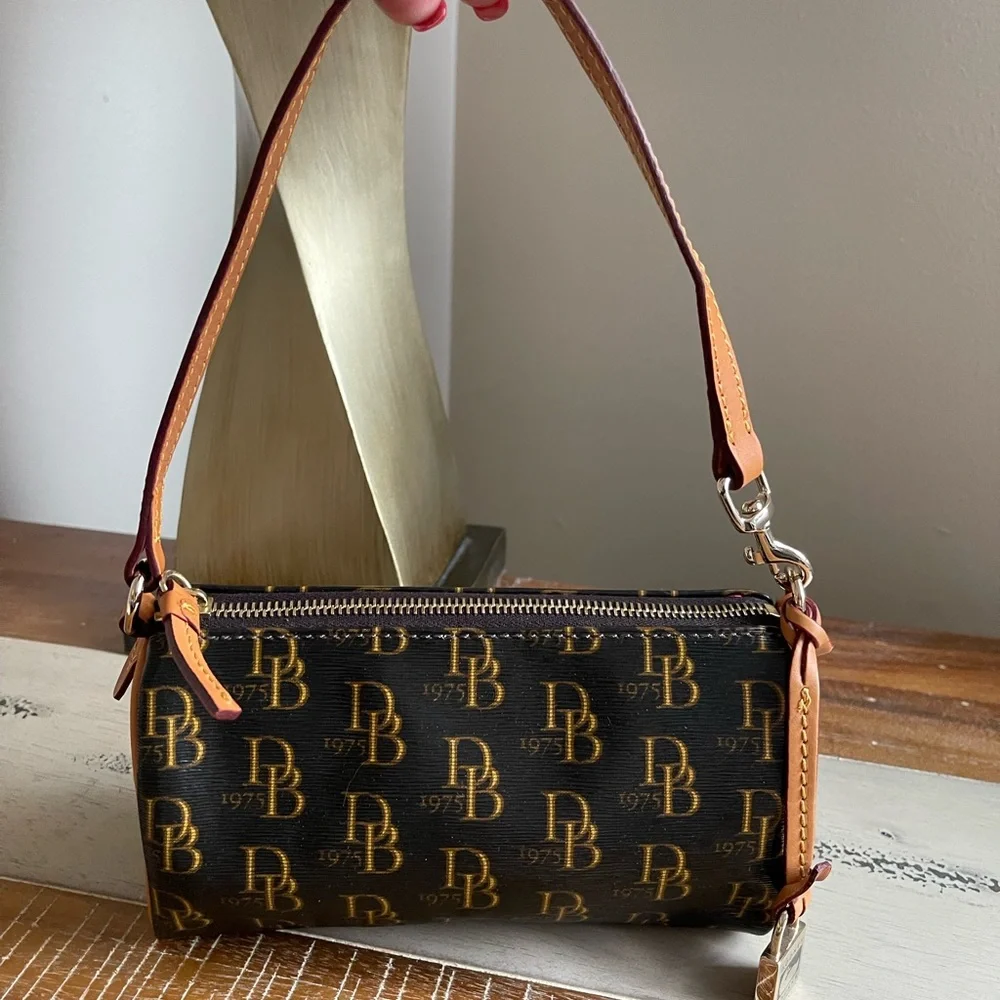 Dooney & Bourke Vintage Purse - Picture 2 of 6